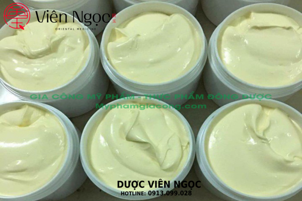 Kem trộn không rõ nguồn gốc, sơ sài